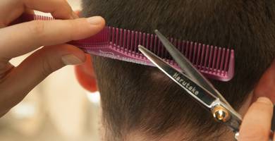 When and how cutting hair after your hair transplant