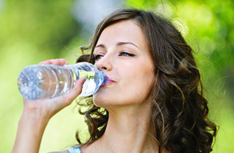 Jak picie wody wspomaga wzrost włosów