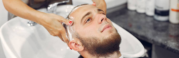 Kann ein Shampoo gegen Haarausfall meine Haare wirklich retten?